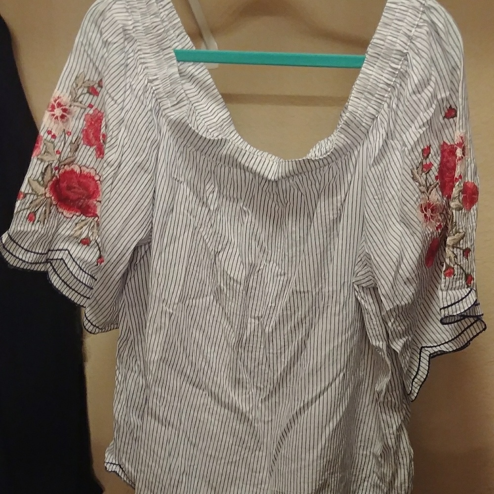 Altar'd State size B embroidered shirt
